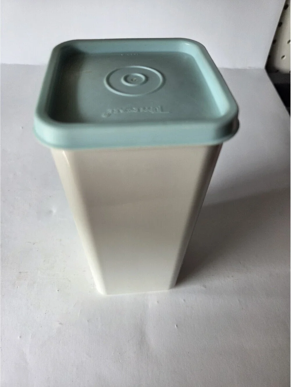 Tupperware Velveeta Block Cheese Keeper 2pc SG2